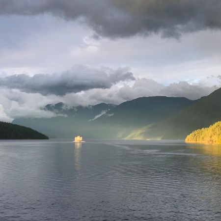 Earls Cove Orca View Bed & Breakfast Egmont Bagian luar foto