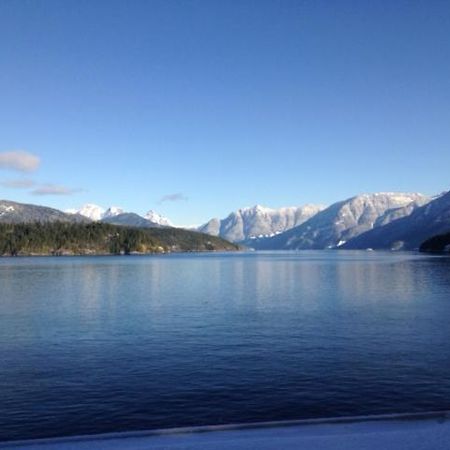 Earls Cove Orca View Bed & Breakfast Egmont Bagian luar foto
